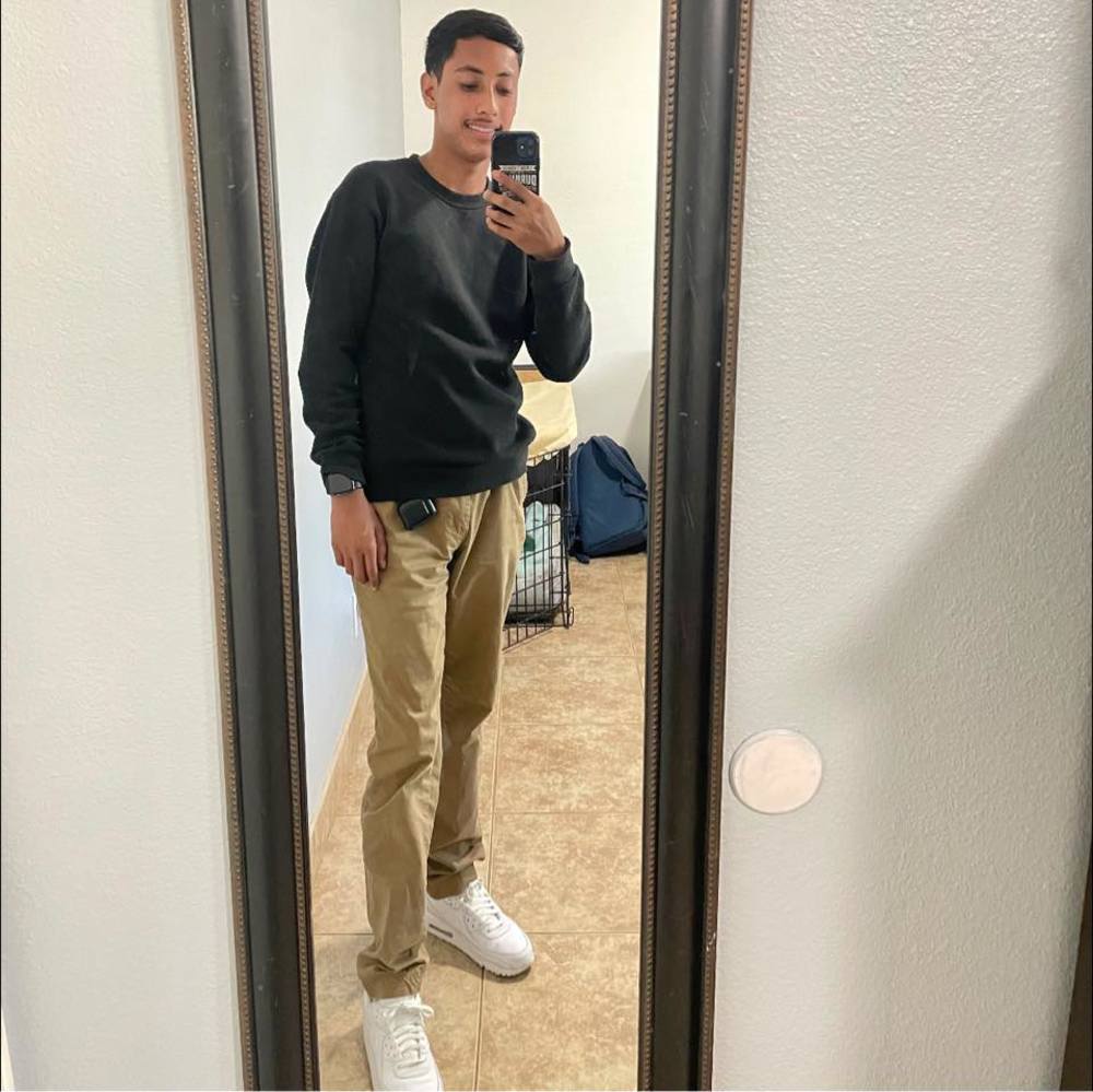 Meet your Posher, Carlos